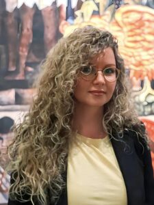 Elvira Aballi Morell Headshot