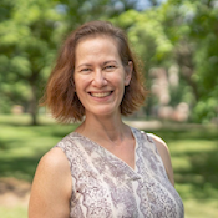 A headshot of Elizabeth Meadows